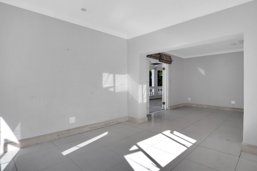 4 Bedroom Property for Sale in Wynberg Upper Western Cape